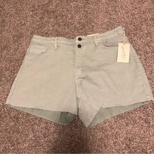 🩳 Universal Thread vintage midi shorts